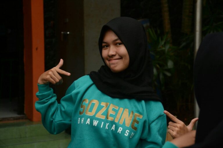 Sweatshirt Sozeine Bhawikarsu